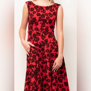 Betsey Johnson - Knit High Neck Swing Dress with pockets - Red & Black